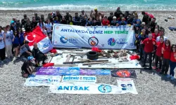 Antalya’da denizden 20 ton atık çıkarıldı