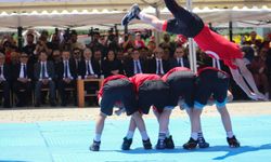 VALİ EROL AYYILDIZ BURSA’DA 19 MAYIS COŞKUSUNA ÖNCÜLÜK ETTİ