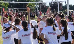 Bursa Osmangazi'de Mini Voleybol Şenliği coşkusu