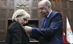 CHP’den istifa eden Nimet Özdemir AK Parti’ye katıldı