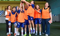 FOMGET’TE ANNE-KIZ FUTBOL HEYECANI