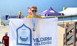YILDIRIMLI YÜZÜCÜLERE MİLLİ GURUR