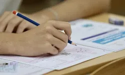 YKS’de ikinci oturum... AYT başladı, gözler öğleden sonra yapılacak YDT’de