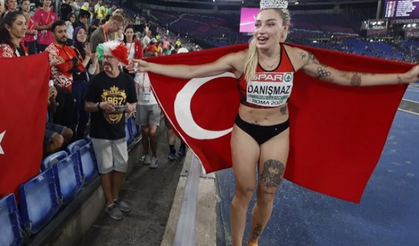 Bakan Bak'tan Milli Sporcuya Tebrik