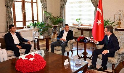 CHP Lideri Özel’den, Manisa Vali Ünlü’ye ziyaret