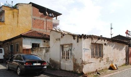 Başkan Kale; “Vatandaşlarımızın güvenliği ile kent estetiğini düşünüyoruz”
