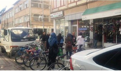 Bisiklet Kiralayarak Öğrenciye Hizmet Veriyor