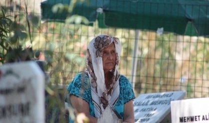 Bodrumlular yakınlarının Kabrini Ziyaret Etti