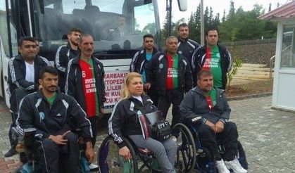 Diyarbakır’da Engelli Voleybolculara Otobüs Desteği