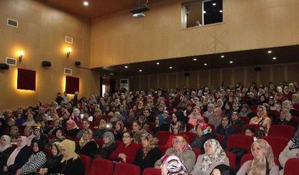 “Göç Bağlamında Kadın Ve Dayanışma” Konulu Konferans Verildi