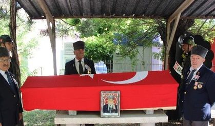 Kıbrıs gazisi, törenle toprağa verildi
