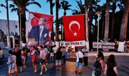 Taraftar grubu Asi Tayfa şehitler için lokma dağıttı