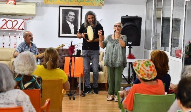Bu merkeze gelen gençleşiyor