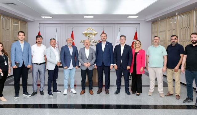 YEŞİLAY, AFET SONRASI REHABİLİTASYON SÜREÇLERİNDE DEPREM BÖLGESİNDE DEVAM EDİYOR
