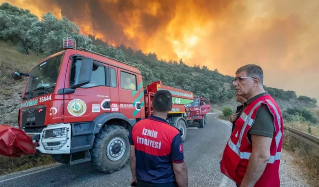 İzmir yangınlarla savaşıyor...
