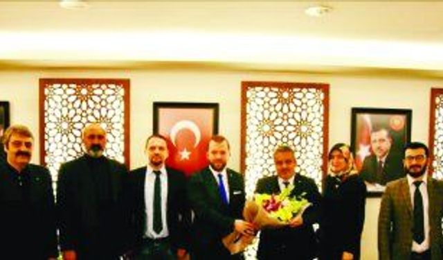 CUMHURBAŞKANIMIZI BEKLiYORUZ