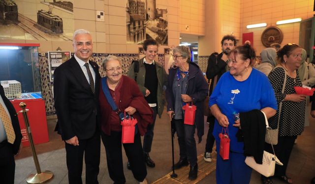 İETT’DEN DÜNYA YAŞLILAR GÜNÜ’NDE ANLAMLI ZİYARET