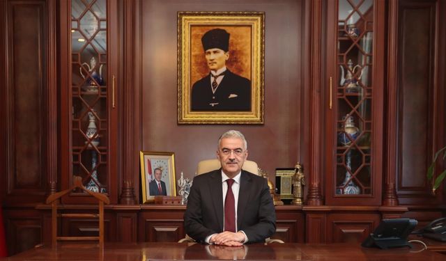 BURSA VALİSİ EROL AYYILDIZ’DAN 14 MART TIP BAYRAMI MESAJI SAĞLIK ÇALIŞANLARINA TEŞEKKÜR VE TAKDİR!