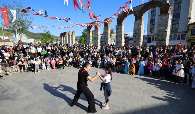 Efes Selçuk'ta Çocuk ve Gençlik Tiyatroları Festivali heyecanı