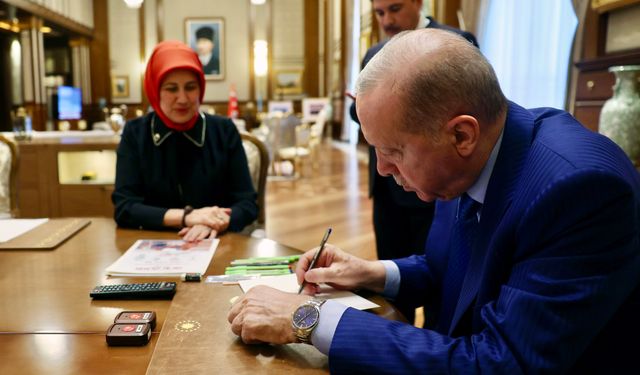 CUMHURBAŞKANI RECEP TAYYİP ERDOĞAN KURBAN VEKÂLETİNİ TÜRK KIZILAY’A VERDİ
