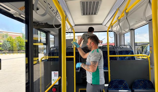 Toplu ulaşım araçlarında bayram temizliği