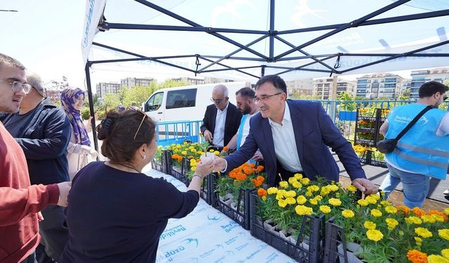 BEYLİKDÜZÜ’NDE ANNELER GÜNÜ ETKİNLİKLERLE KUTLANDI