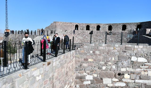 ANKARA KALESİ’NE BÜYÜKŞEHİR DOKUNUŞU:  DAHA AYDINLIK, GÜVENLİ VE ERİŞİLEBİLİR HÂLE GELDİ