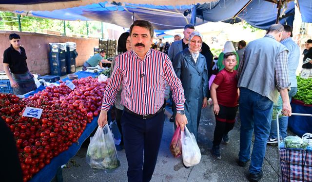 BAŞKAN YILMAZ ESNAF VE VATANDAŞLA BAYRAMLAŞTI