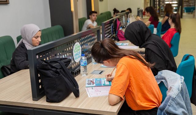 Üniversite adayları için deneme sınavı
