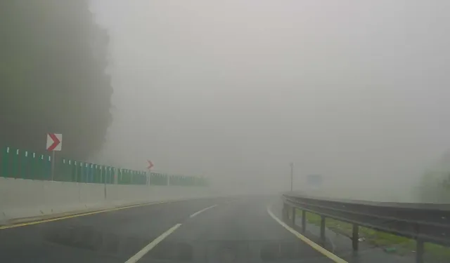 Bolu Dağı'nda sis görüş mesafesini düşürdü
