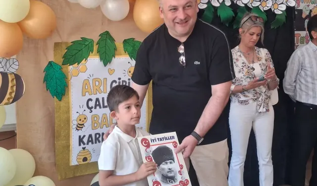 Öğrenciler karnelerine kavuştular