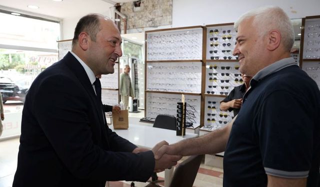 BELEDİYE BAŞKANI SELÇUK YILDIZ’DAN 1 HAZİRAN  OPTİSYEN  VE GÖZLÜKÇÜLER GÜNÜ'NDE ANLAMLI ZİYARET