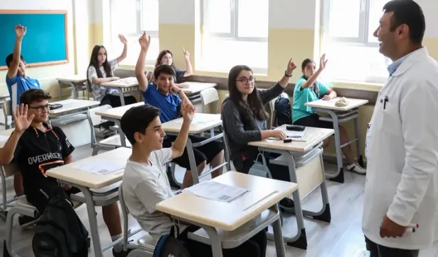 Derslerin saatleri değişti! Resmi Gazete’de yayımlandı