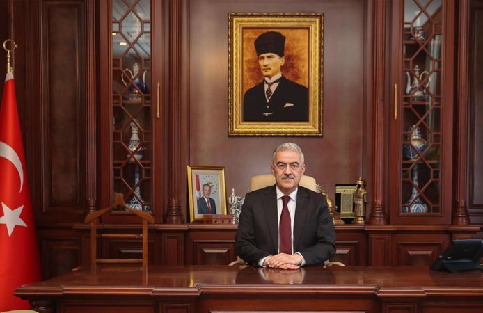 BURSA VALİSİ EROL AYYILDIZ'DAN BABALAR GÜNÜ'NDE ANLAMLI MESAJ!