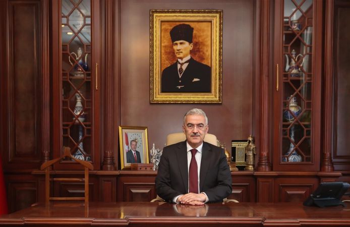 VALİ EROL AYYILDIZ'DAN BASIN CAMİASINA ANLAMLI MESAJ