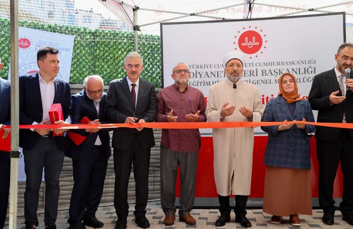 BURSA'DA KUR'AN TİLAVETİ VE ÇOCUKLARIN GÖSTERİLERİ BÜYÜK BEĞENİ TOPLADI!