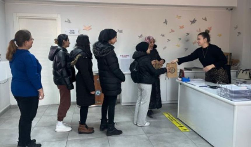Eskişehir’de hijyenik ped desteğine devam