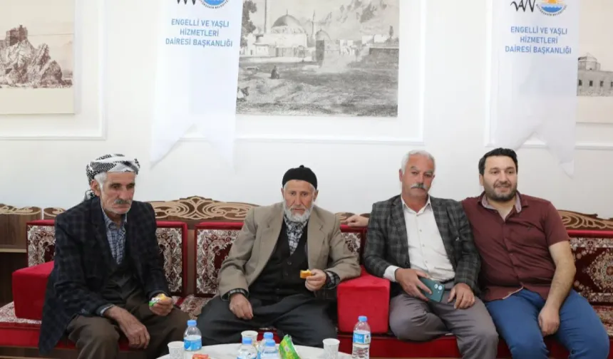 Yaşlıların hatıraları geleceğe taşınıyor