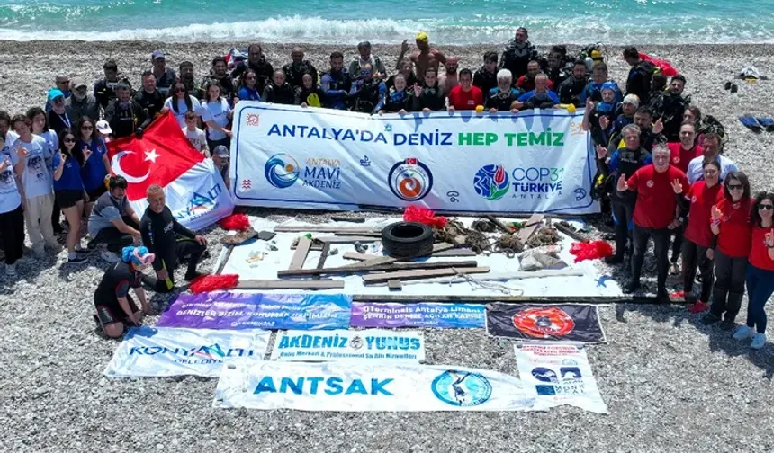 Antalya’da denizden 20 ton atık çıkarıldı