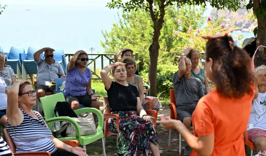 Antalya Muratpaşa'dan Parkinson hastalarına hareket desteği
