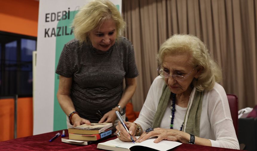 İnci Aral Nilüfer’de okurlarıyla buluştu