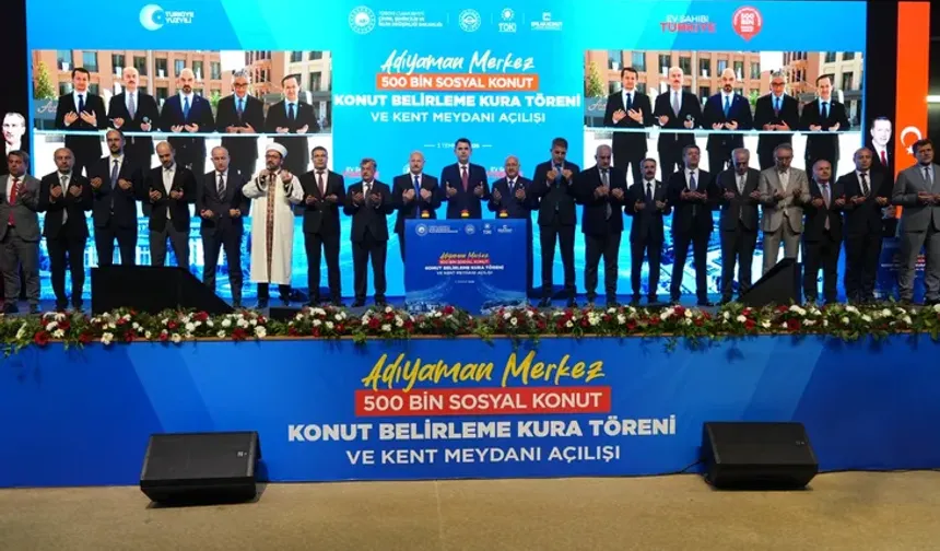Adıyaman’da 4 bin 905 sosyal konut için kura çekildi... Yeni kent meydanı açıldı