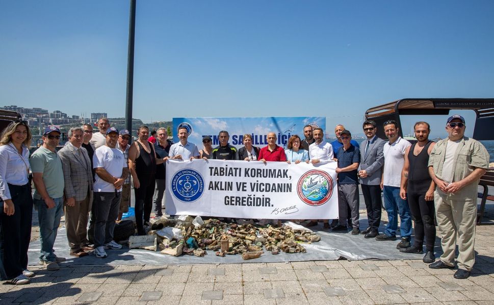 Büyükşehir'den Gemlik'te deniz dibi temizliği