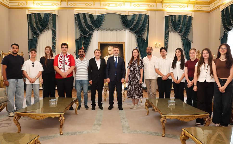 Başkan Vekili Biba, şampiyon marşın bestecilerini ağırladı