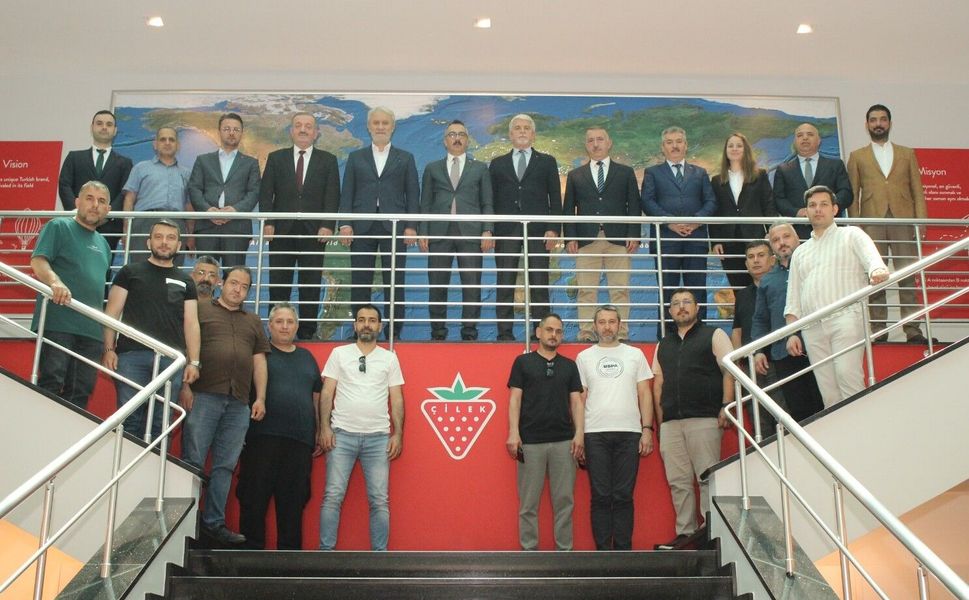 MOBİLYA SEKTÖRÜNÜN GÜNCEL ÜRETİM DENEYİMİ ÖĞRETMENLERLE BULUŞTU