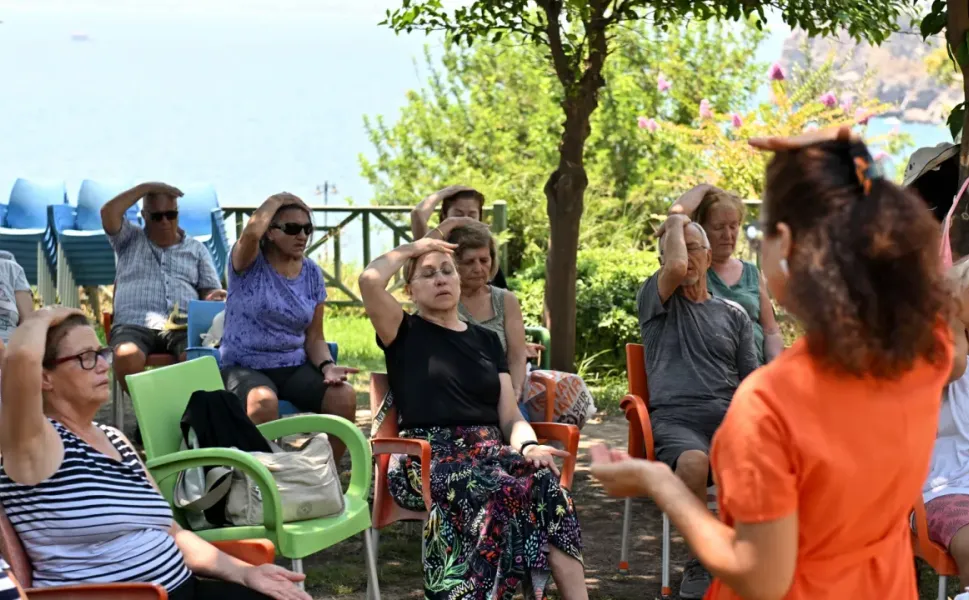 Antalya Muratpaşa'dan Parkinson hastalarına hareket desteği