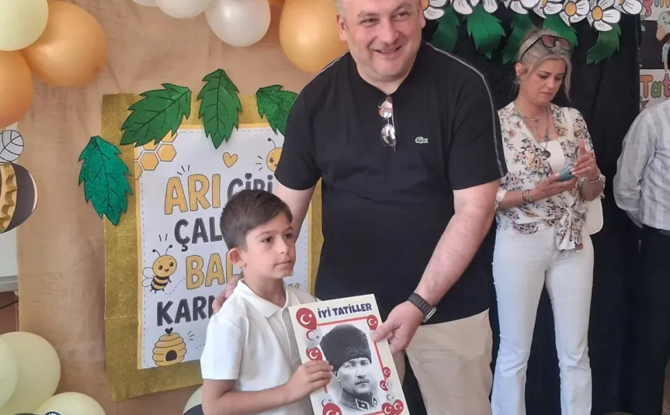 Öğrenciler karnelerine kavuştular