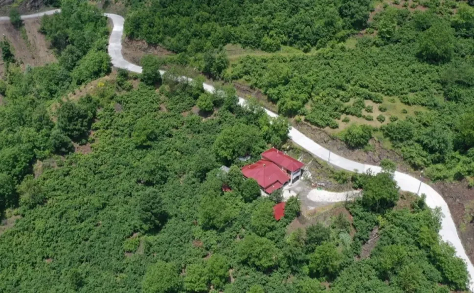 Ordu ile Tokat'ı bağlayan yolda beton çalışması