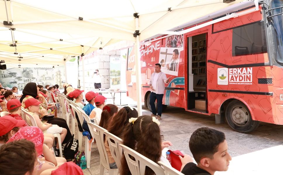 Osmangazi Belediyesi Çocuklara Kitap ve Tarih Sevgisi Aşılıyor