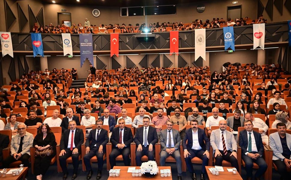 Bursa Teknik Üniversitesi ve Bursa İl Milli Eğitim Müdürlüğü iş birliğiyle düzenlenen Liselerarası Veri Olimpiyat
